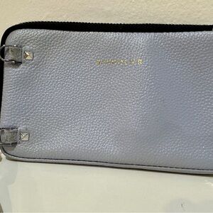 Bandolier Pebble Leather Expandable Pouch in Periwinkle